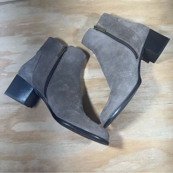 Aquatalia Tisha Taupe Suede Ankle Boots Women’s Size 9.5 - Picture 3 of 8